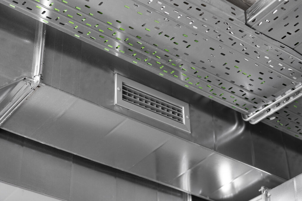 Commercial kitchen make-up air and ventilation system